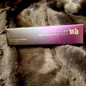 Urban Decay Eyeshadow Primer Potion